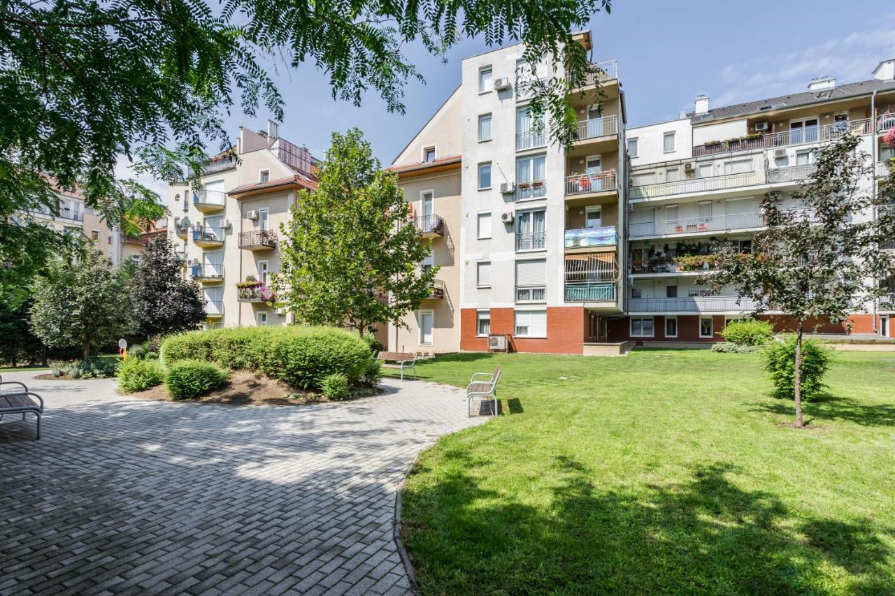 Bpr Galactic Empire Home With Balcony Budapest Exterior foto