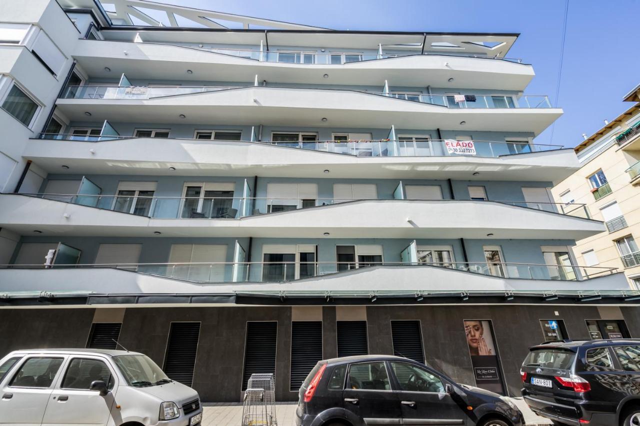 Bpr Galactic Empire Home With Balcony Budapest Exterior foto
